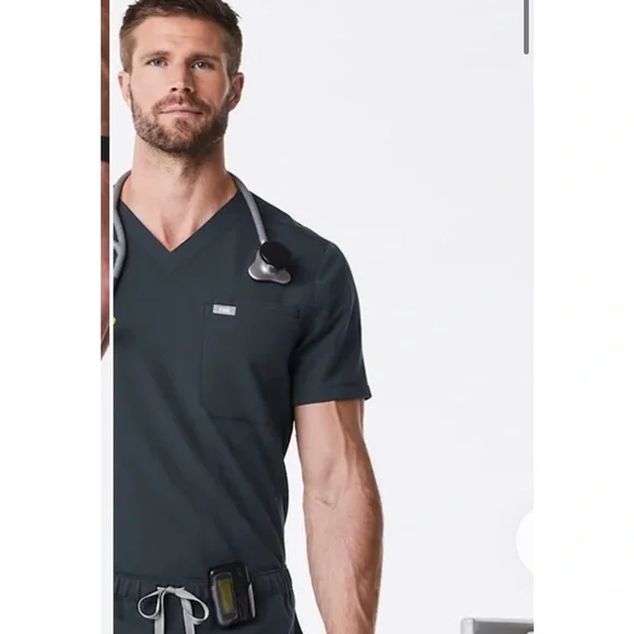 NWT Figs Leon 3 pocket Scrub Top Dark Harbor - Picture 1 of 4